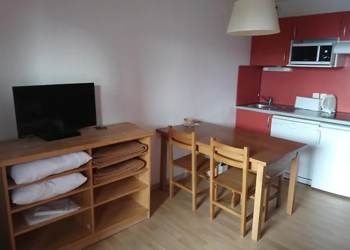 Goelia Le Domaine De Castella 3* Font-Romeu-Odeillo-Via
